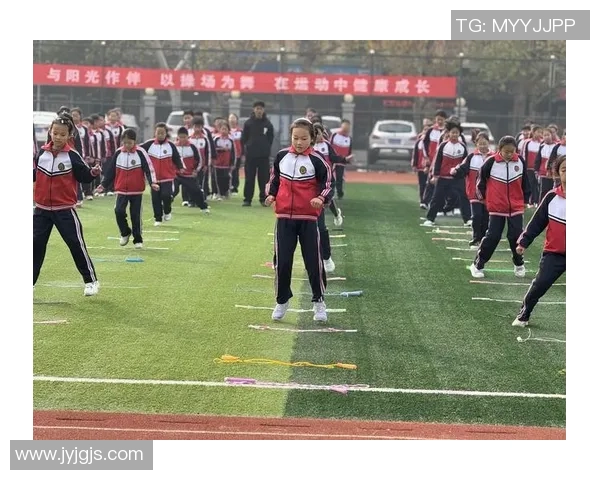 学生足球：培养团队精神与身体素质的校园运动新风尚